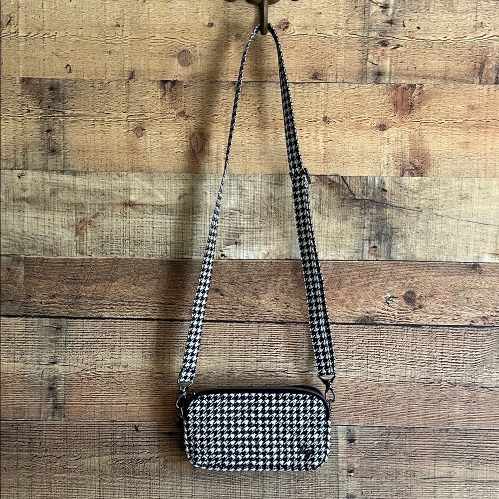 Lug Coupe XL Convertible Crossbody Bag. Houndstooth Pattern Black & White.